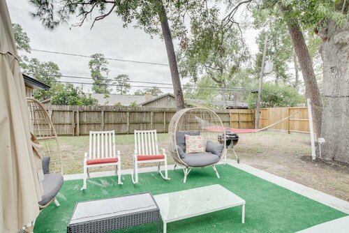 Гостиница Updated Houston Home w Backyard & Ping Pong! в Хьюстоне