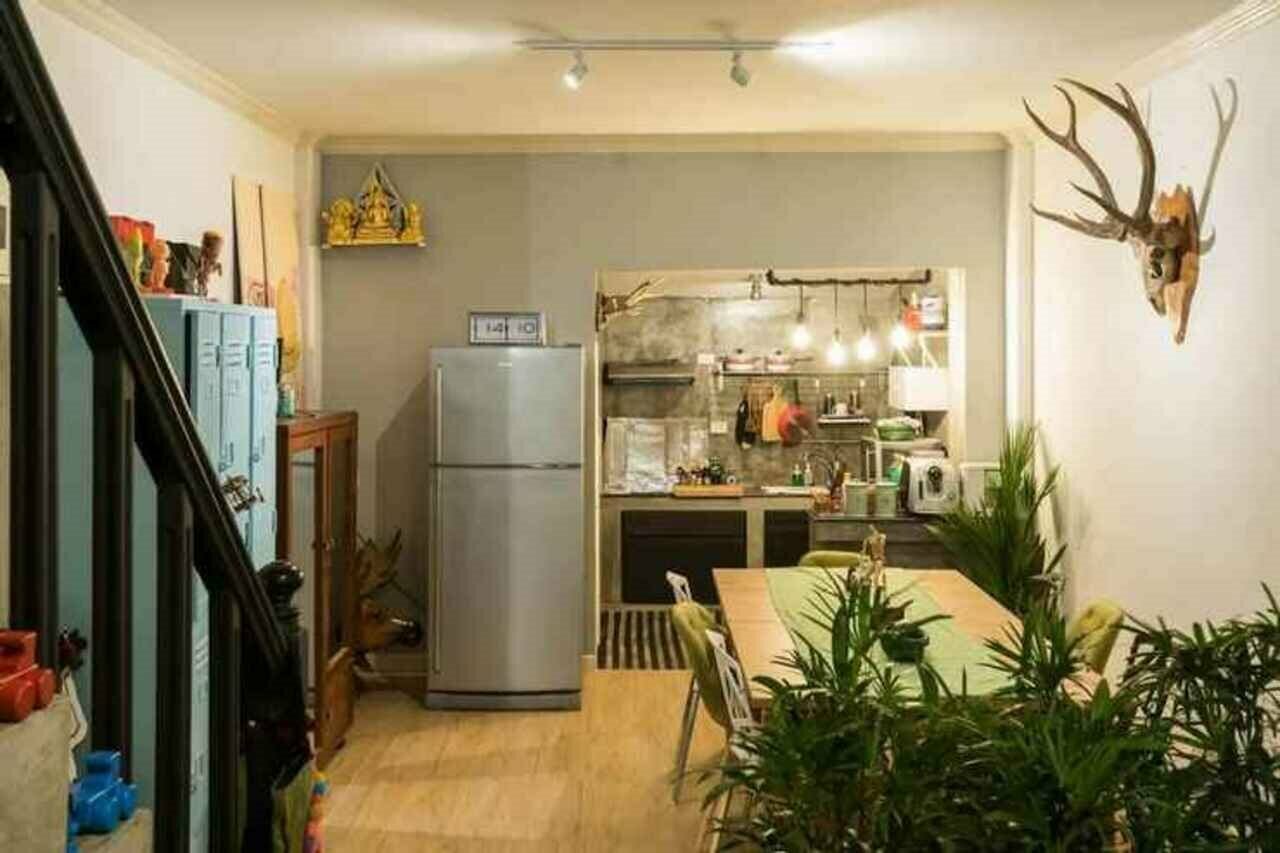 Фото Vacation Townhome near Bts Ekamai