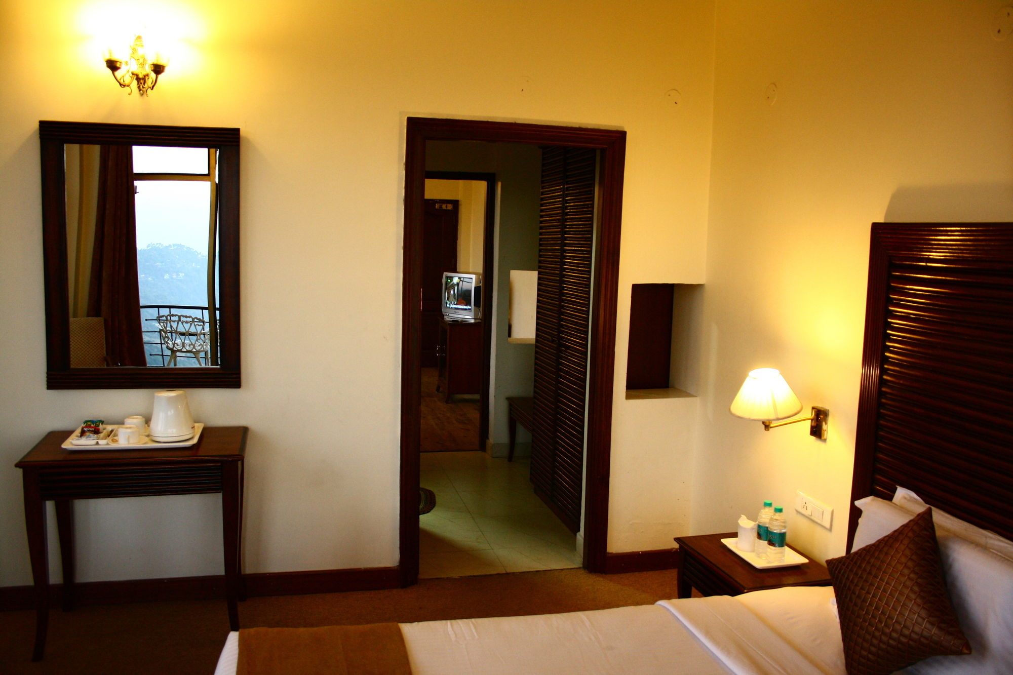 Фото Kasauli Castle Resort