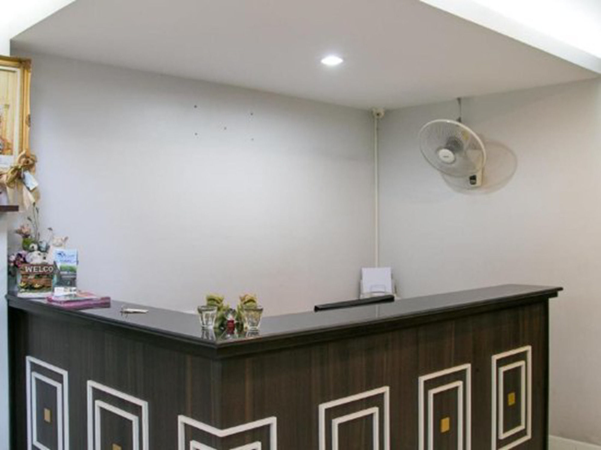 Фото Airport Mansion Phuket