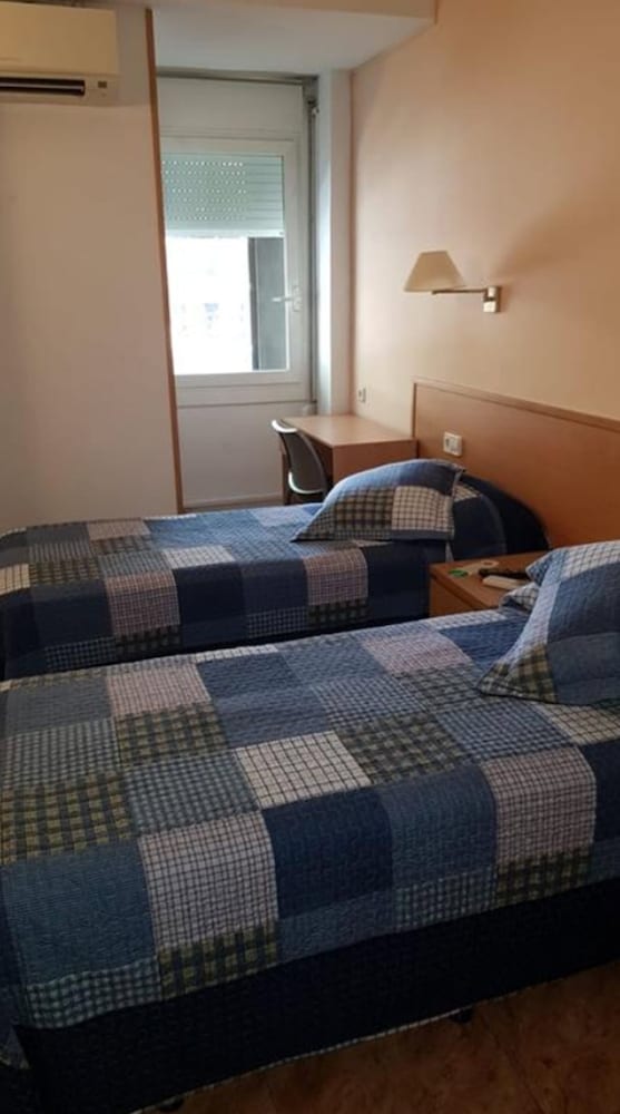 Фото Hostal Río de Castro Barcelona