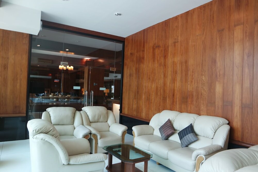 Фото Laemtong Service Apartment