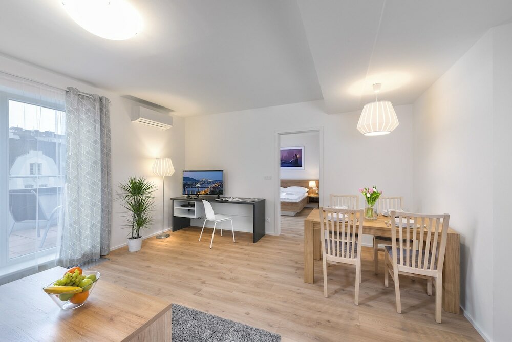 Фото Downtown Suites Belohorska