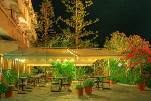 Внешний вид отеля Hotel Esperides в Муниципальной единице Иерапетре, фото 1