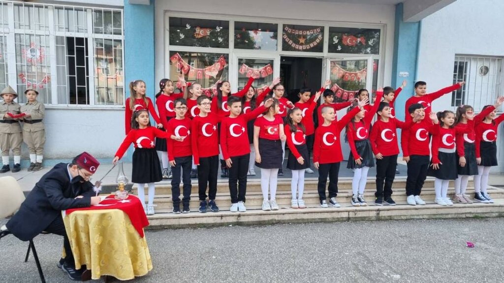 Primary school 21 June Primary School, Adapazari, photo