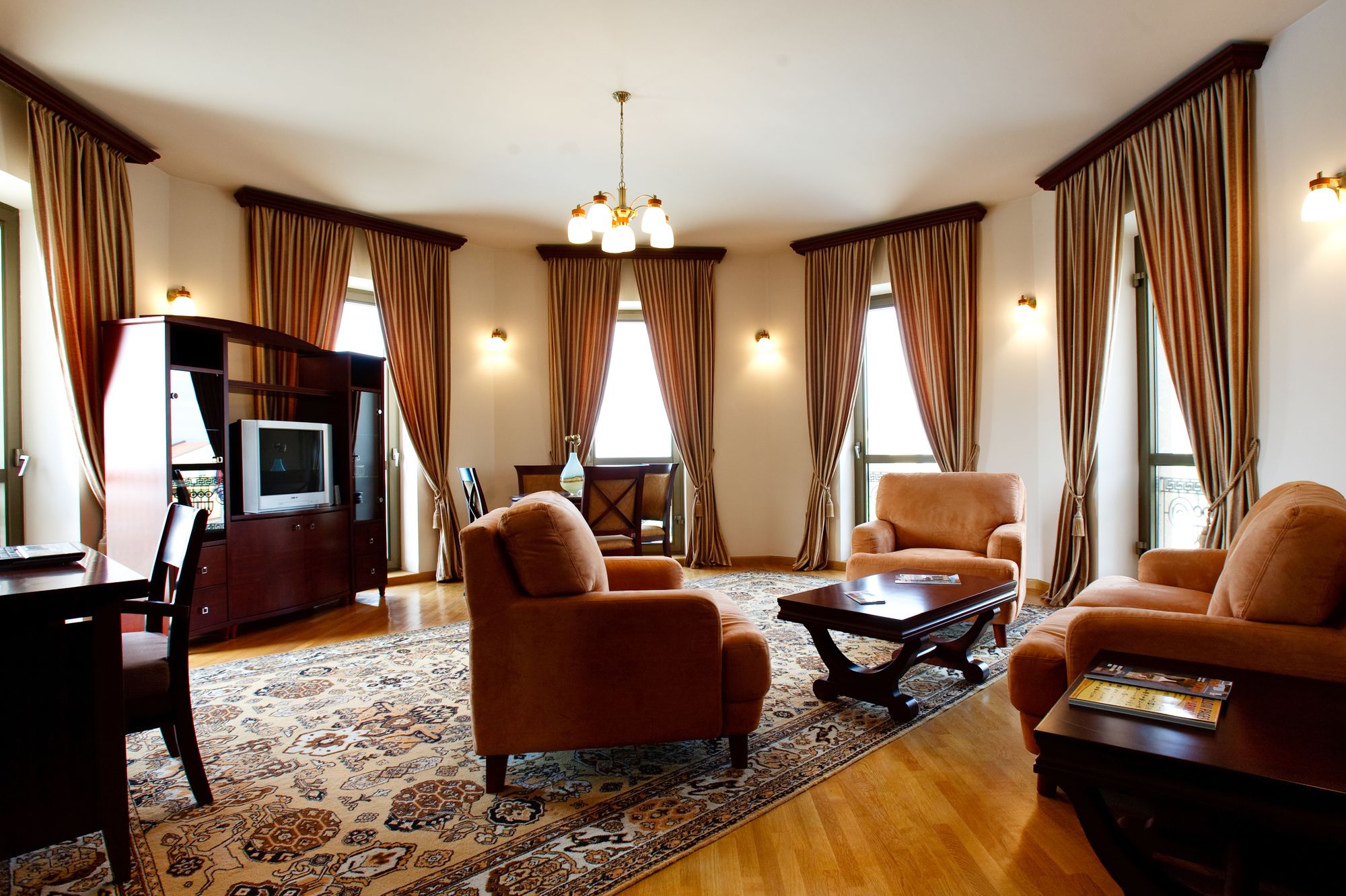 Фото Latar Комплекс