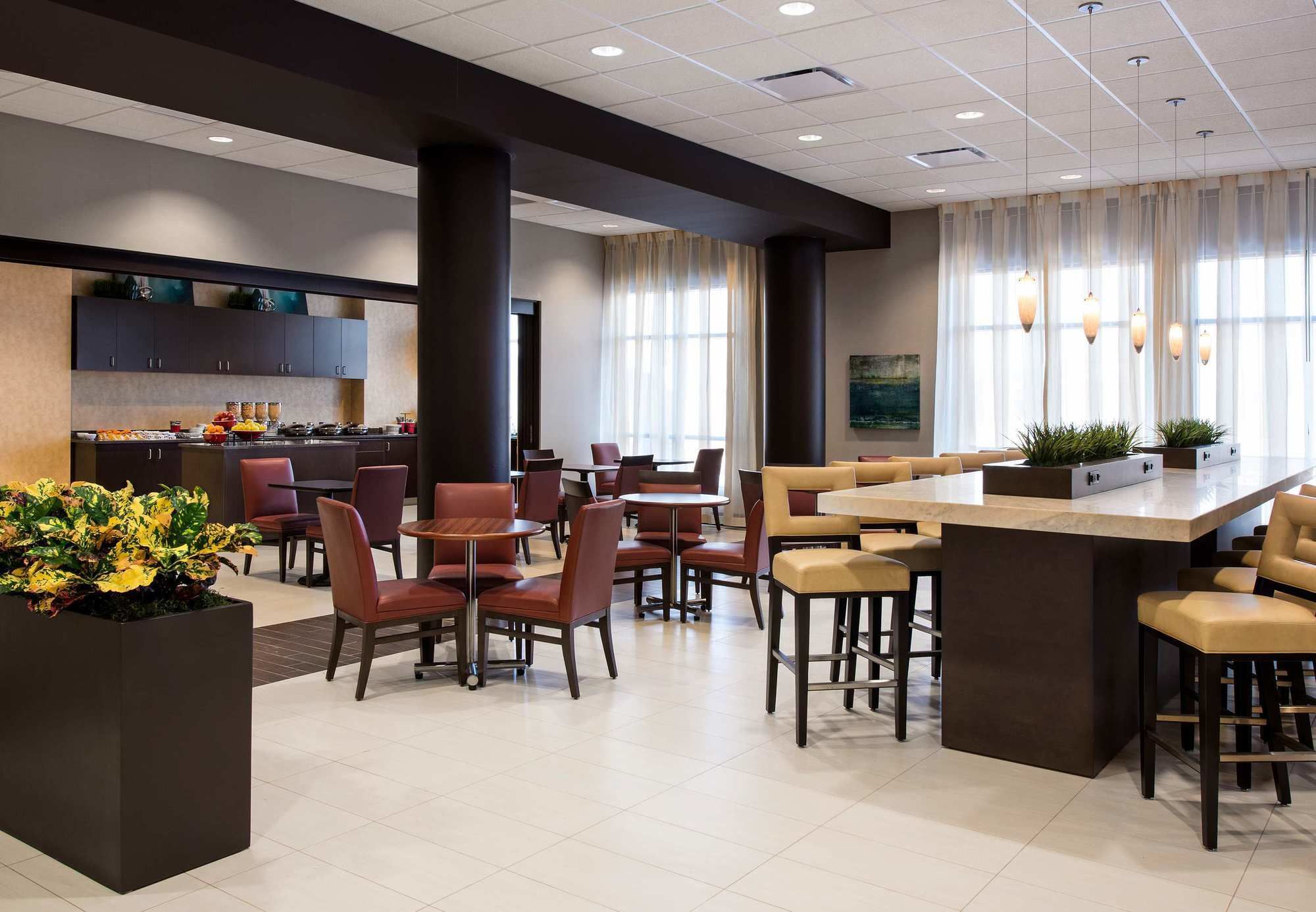 Фото Residence Inn by Marriott Calgary South