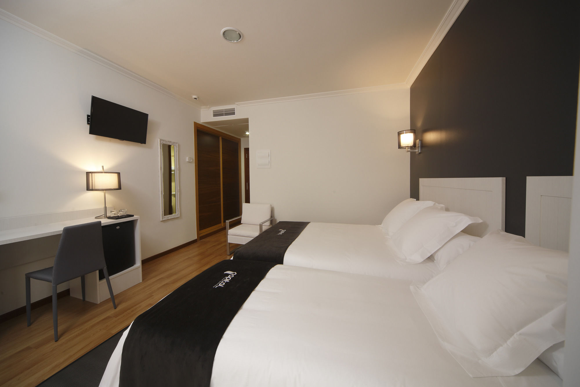 Фото Capitol Boutique Hotel