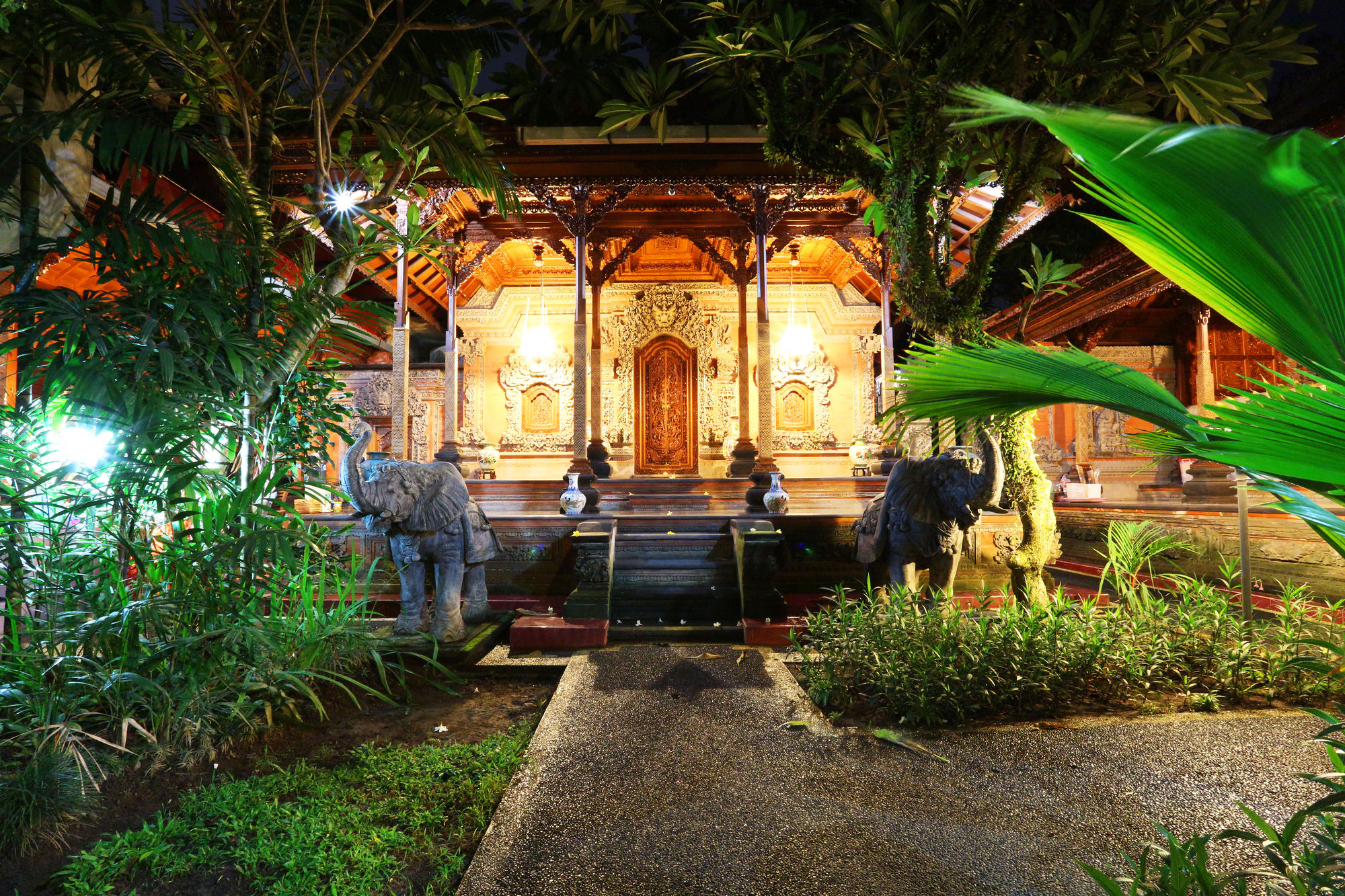 Фото Puri Mango Hotel