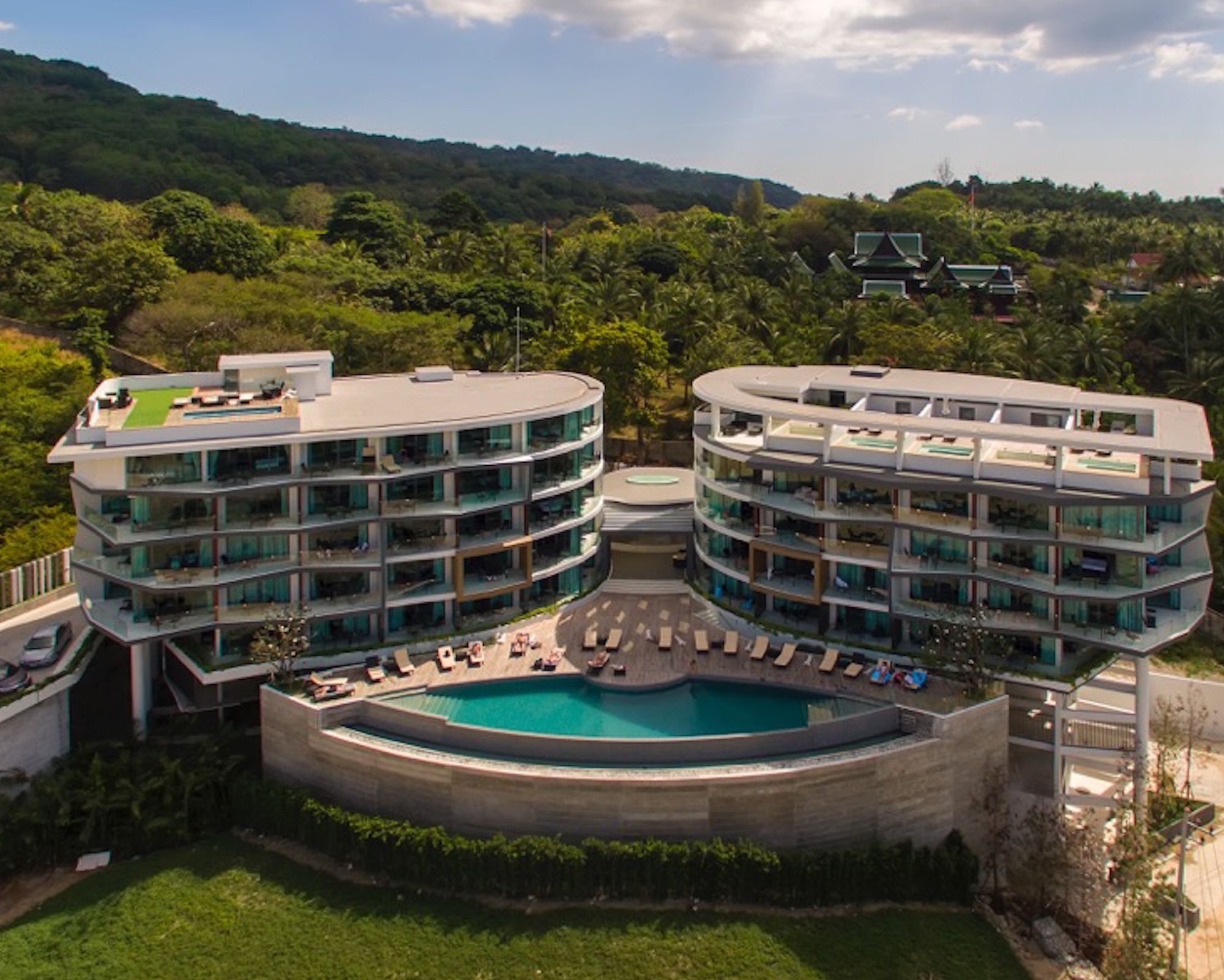 Фото Absolute Twin Sands Resort & SPA Patong