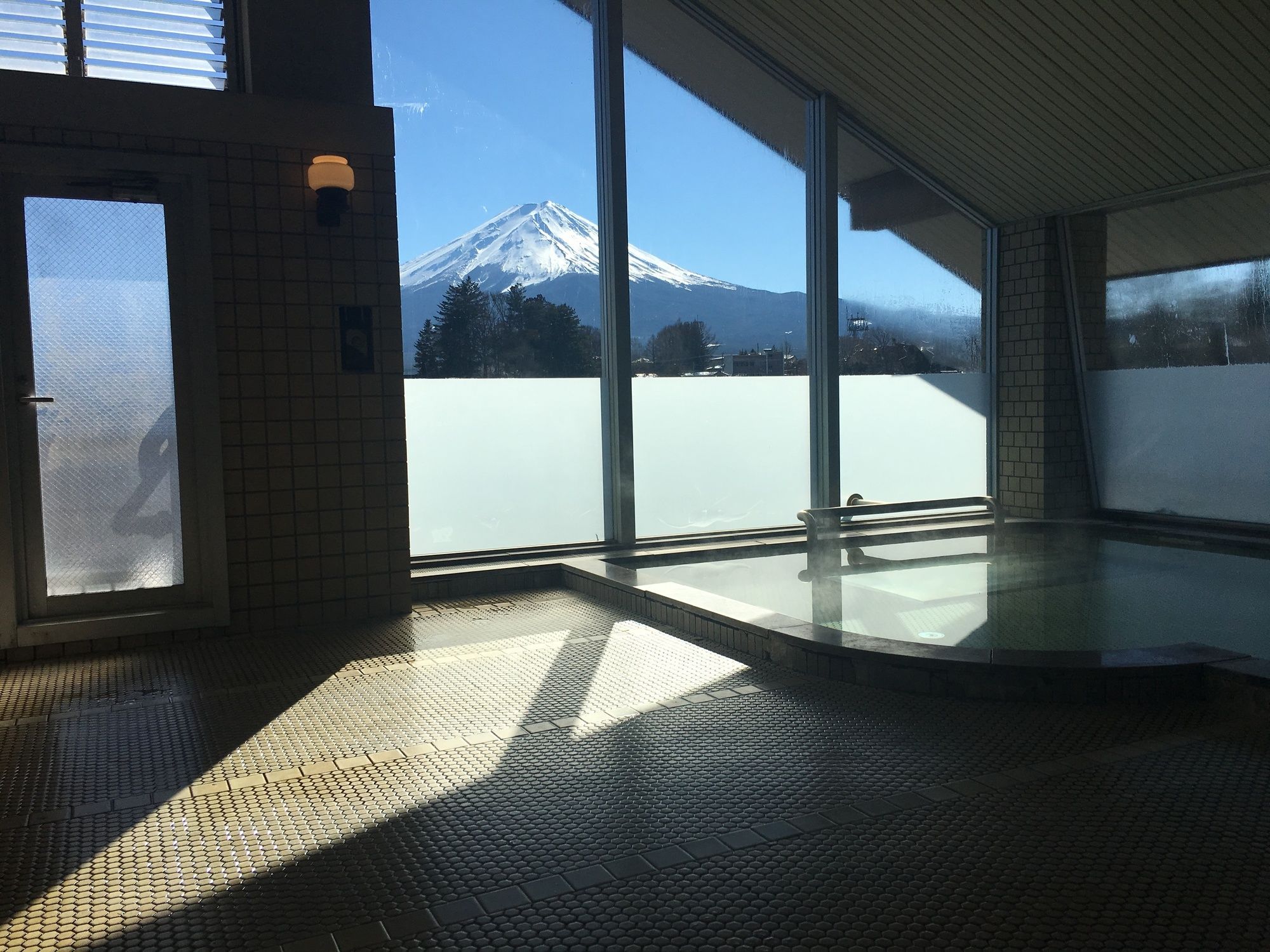 Фото Kawaguchiko Hotel