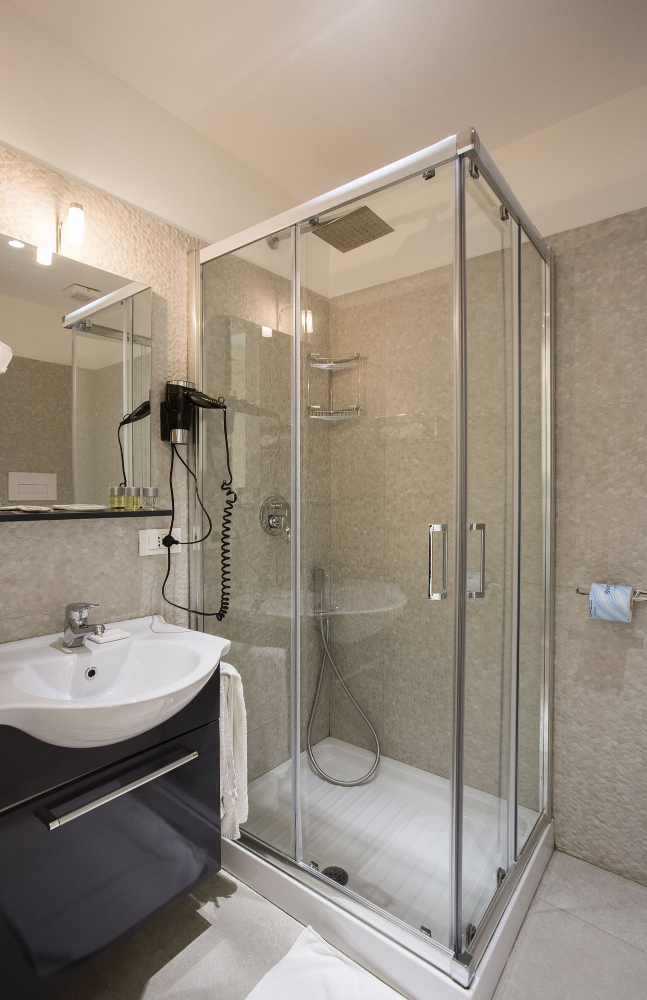 Фото Napoli Class Luxury Rooms & Suites