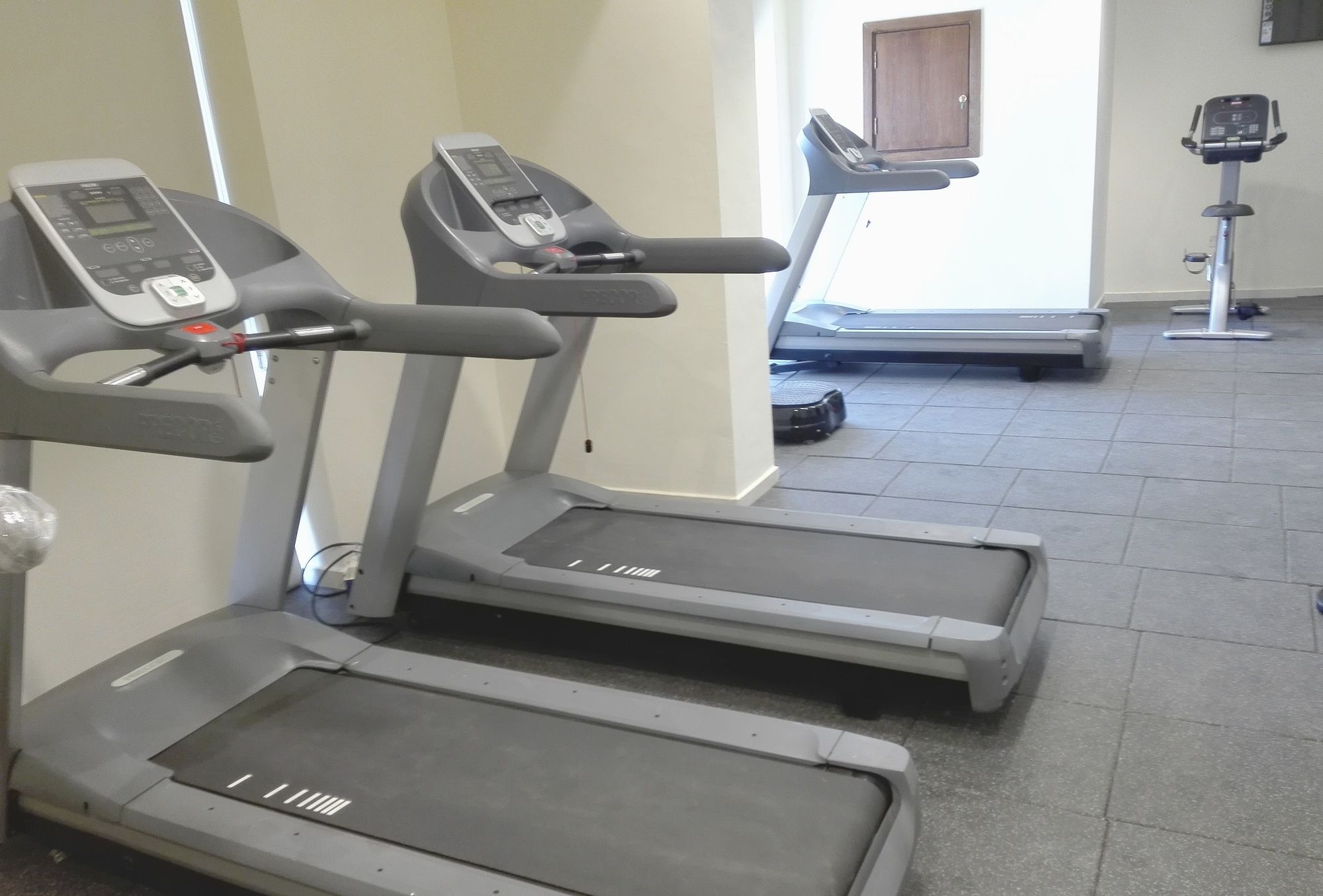 Фото Public Security Hotel & Chalets