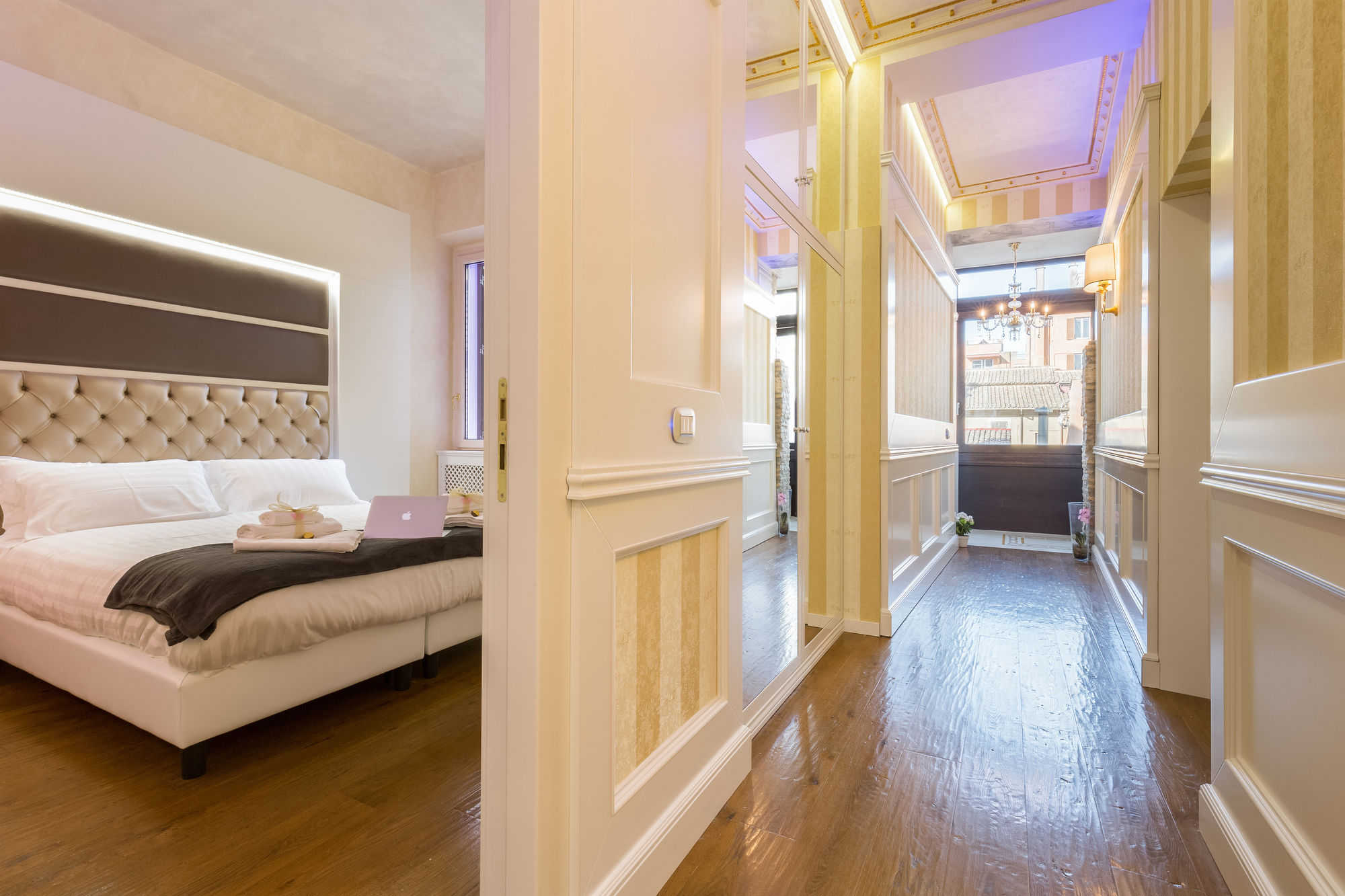 Фото Rental In Rome Piazza Venezia View Luxury Apartment B