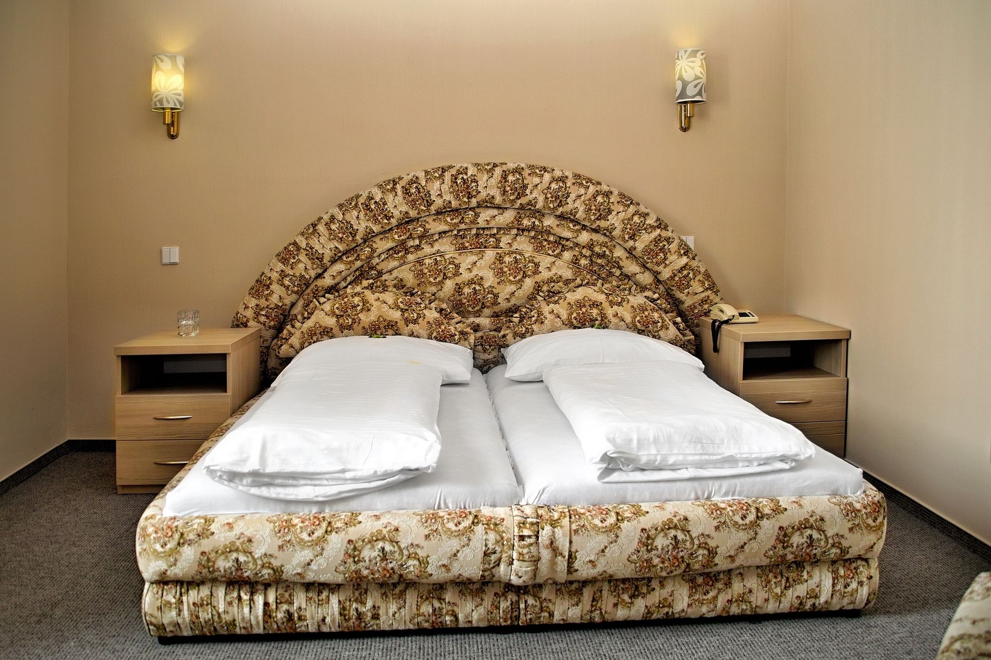 Фото Hotel Radnice