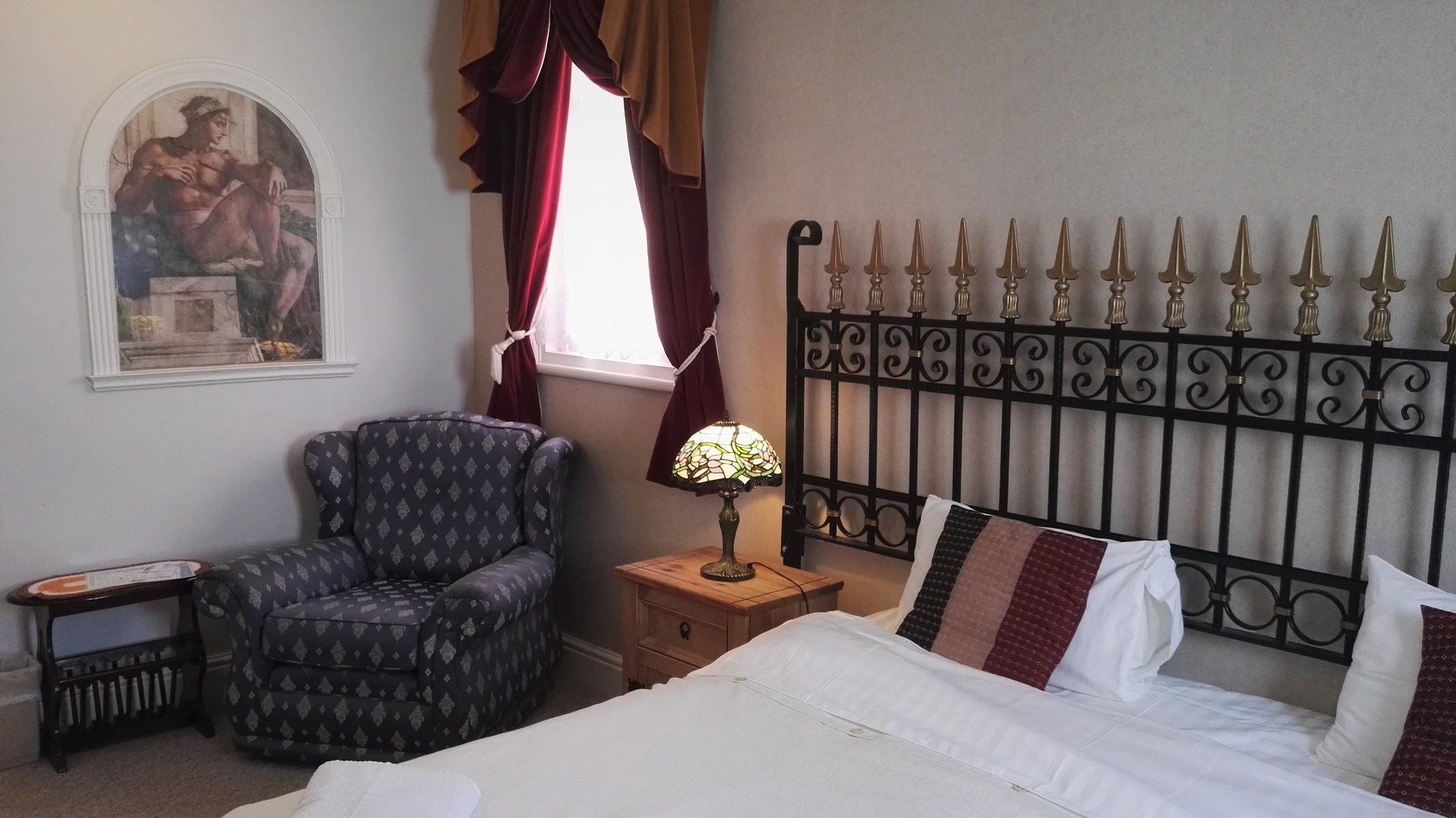 Фото Dukes Folly Hotel