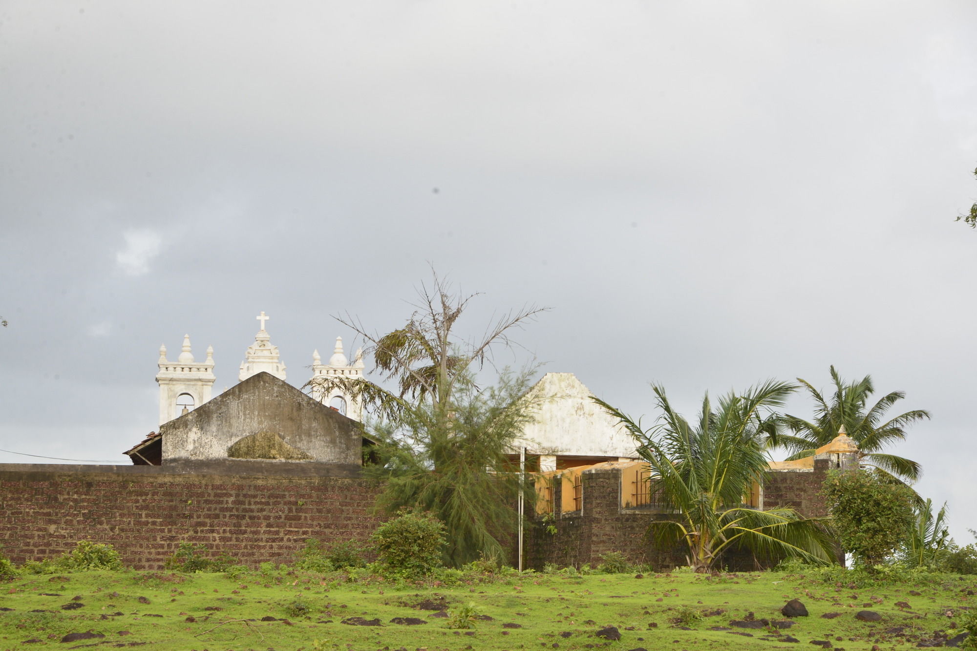 Фото Fort Tiracol Heritage Hotel