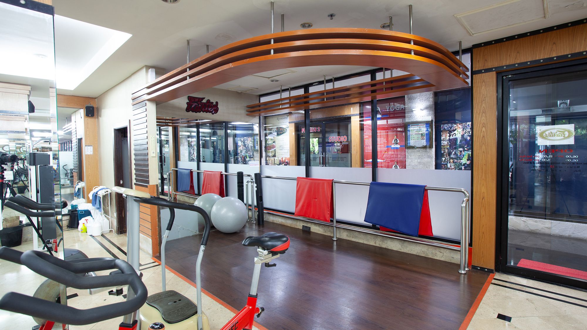 Фото Floral Hotel · Dolphin Circle Pattaya