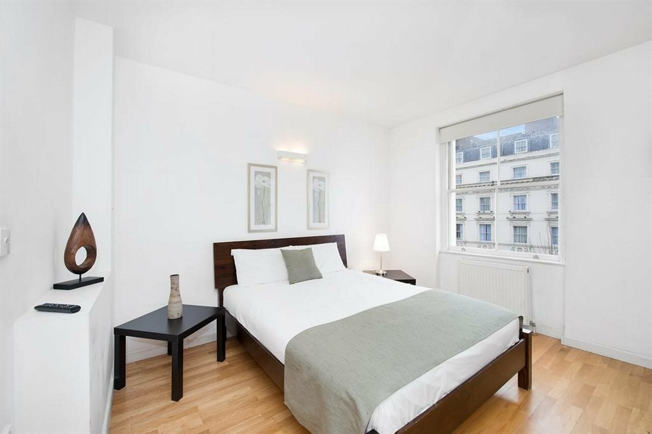 Фото Hyde Park Executive Apartments