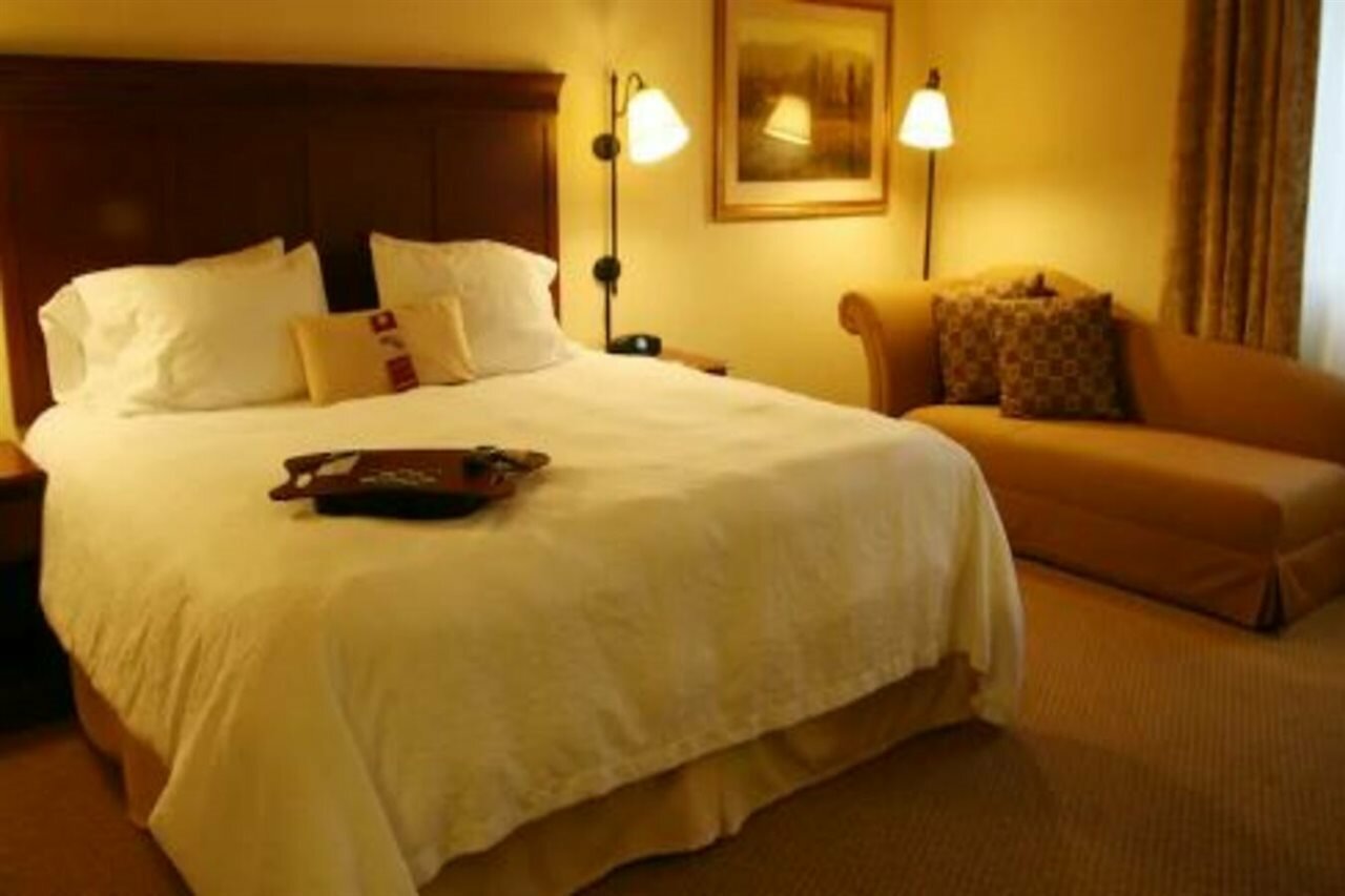 Фото Hampton Inn & Suites Burlington