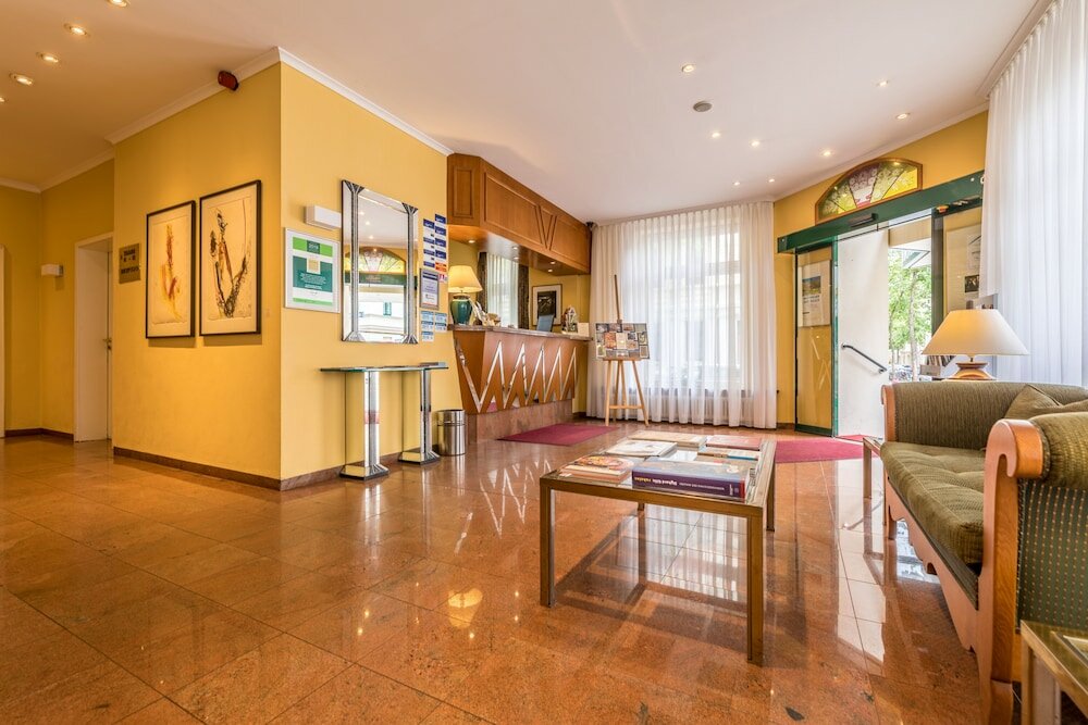 Фото отеля 2