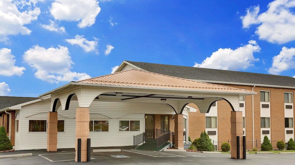 Фото Super 8 by Wyndham Hillsville