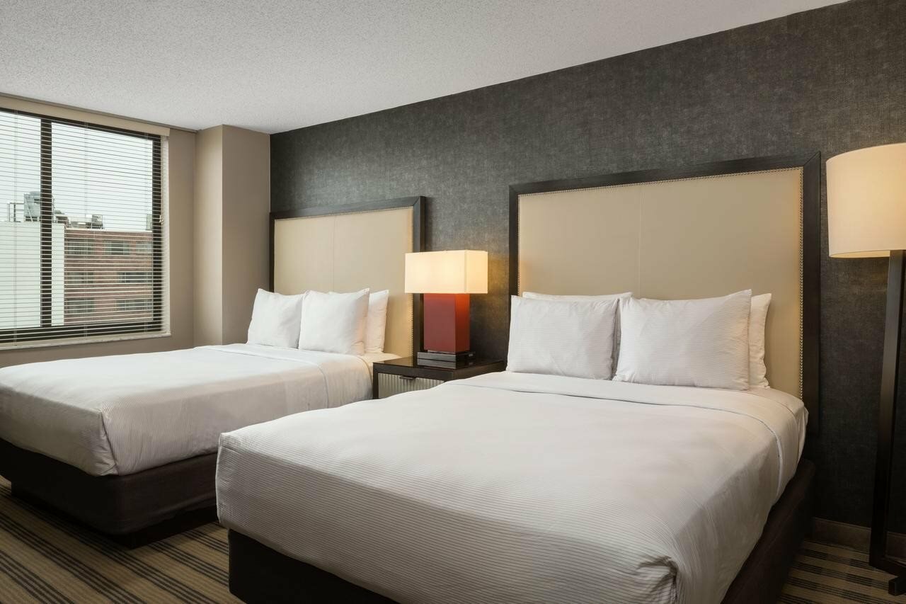 Фото 2500 Penn, a Placemakr experience