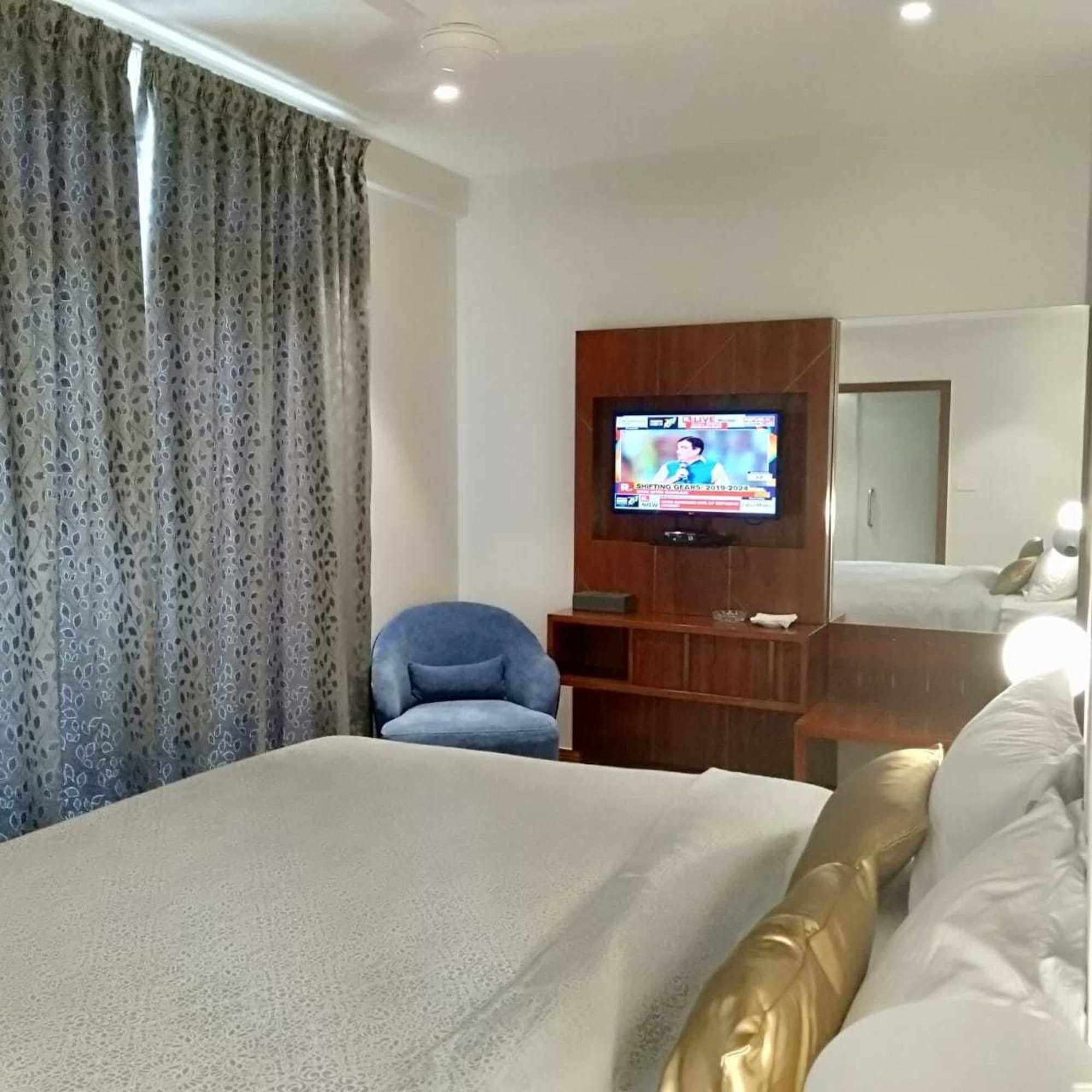 Фото De Mandarin