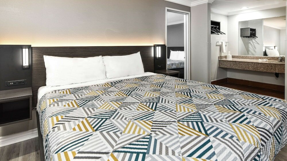 Фото Motel 6 Anaheim, Ca - Convention Center