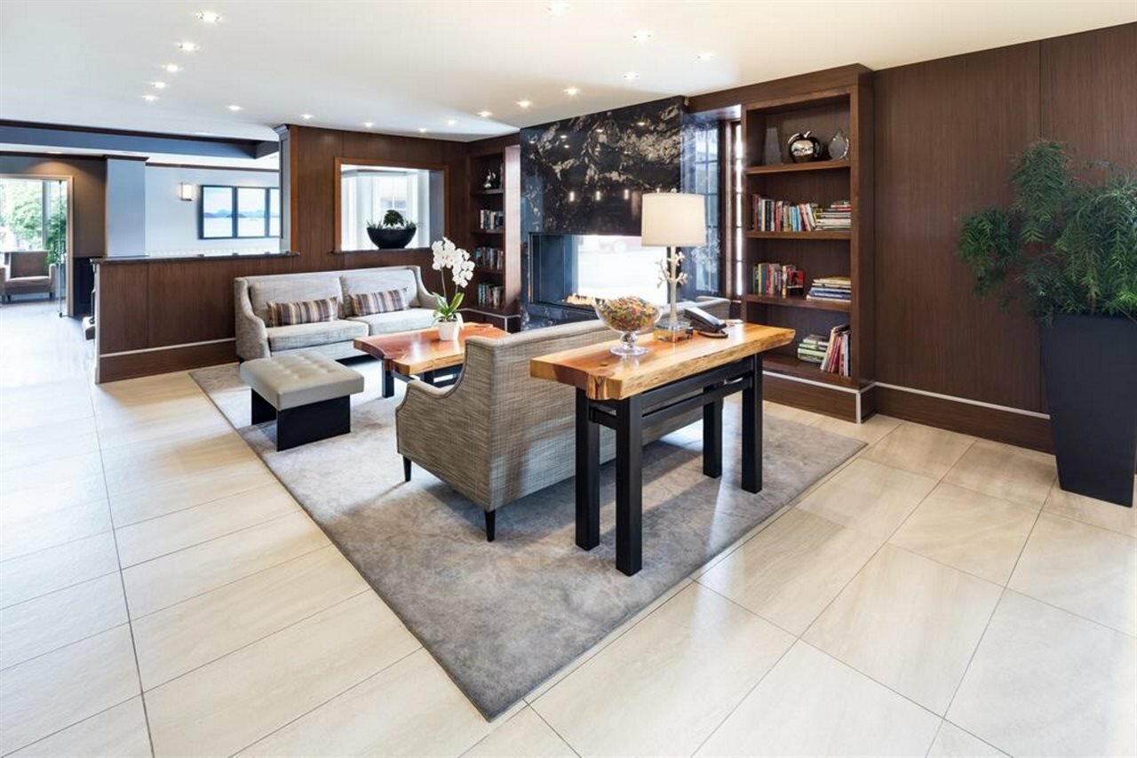 Фото DoubleTree by Hilton Hotel & Suites Victoria