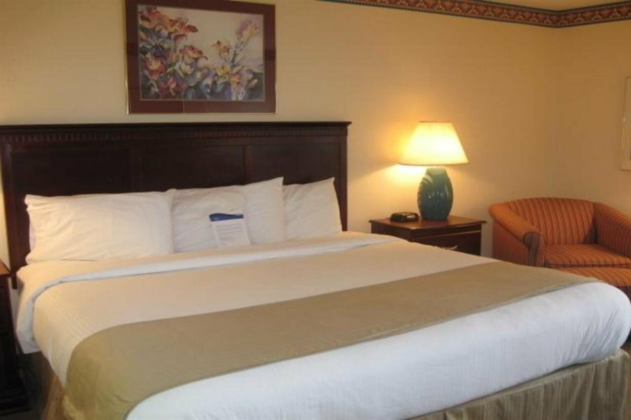 Фото Baymont by Wyndham Battle Creek/I-94