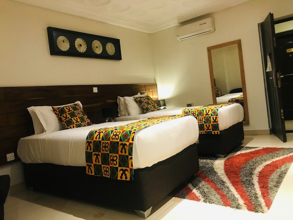 Фото Airport West Hotel