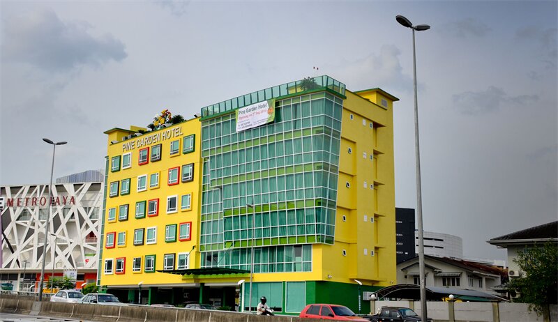 Фото Pine Garden Hotel