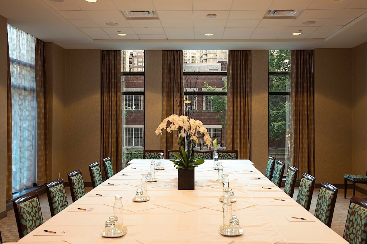 Фото Hotel Blu Vancouver