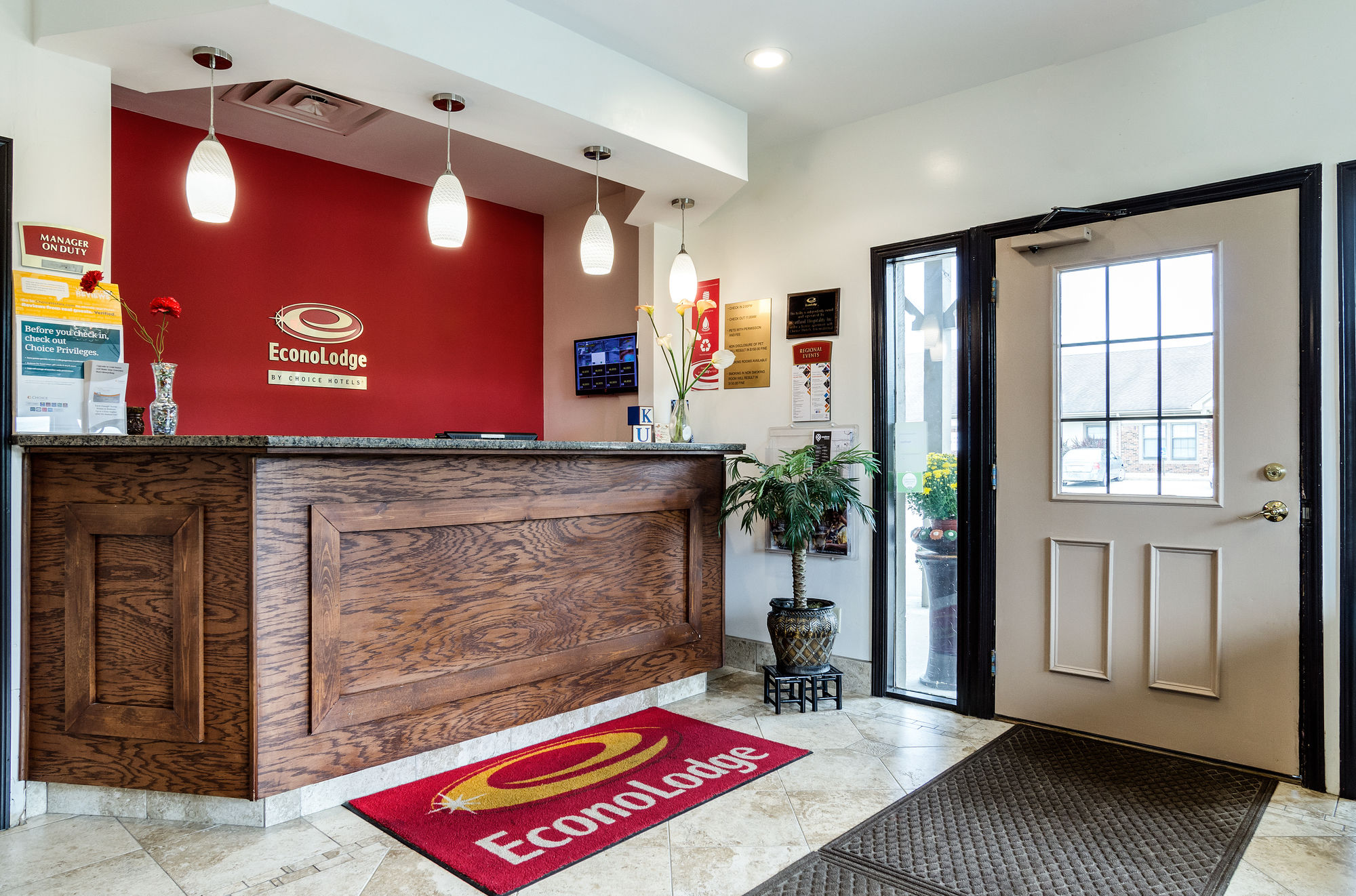 Фото Econo Lodge University