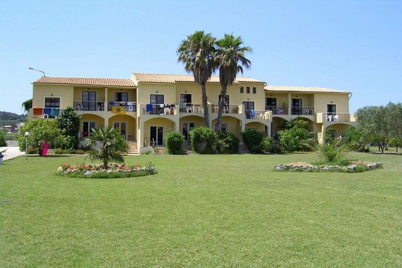 Фото отеля 2