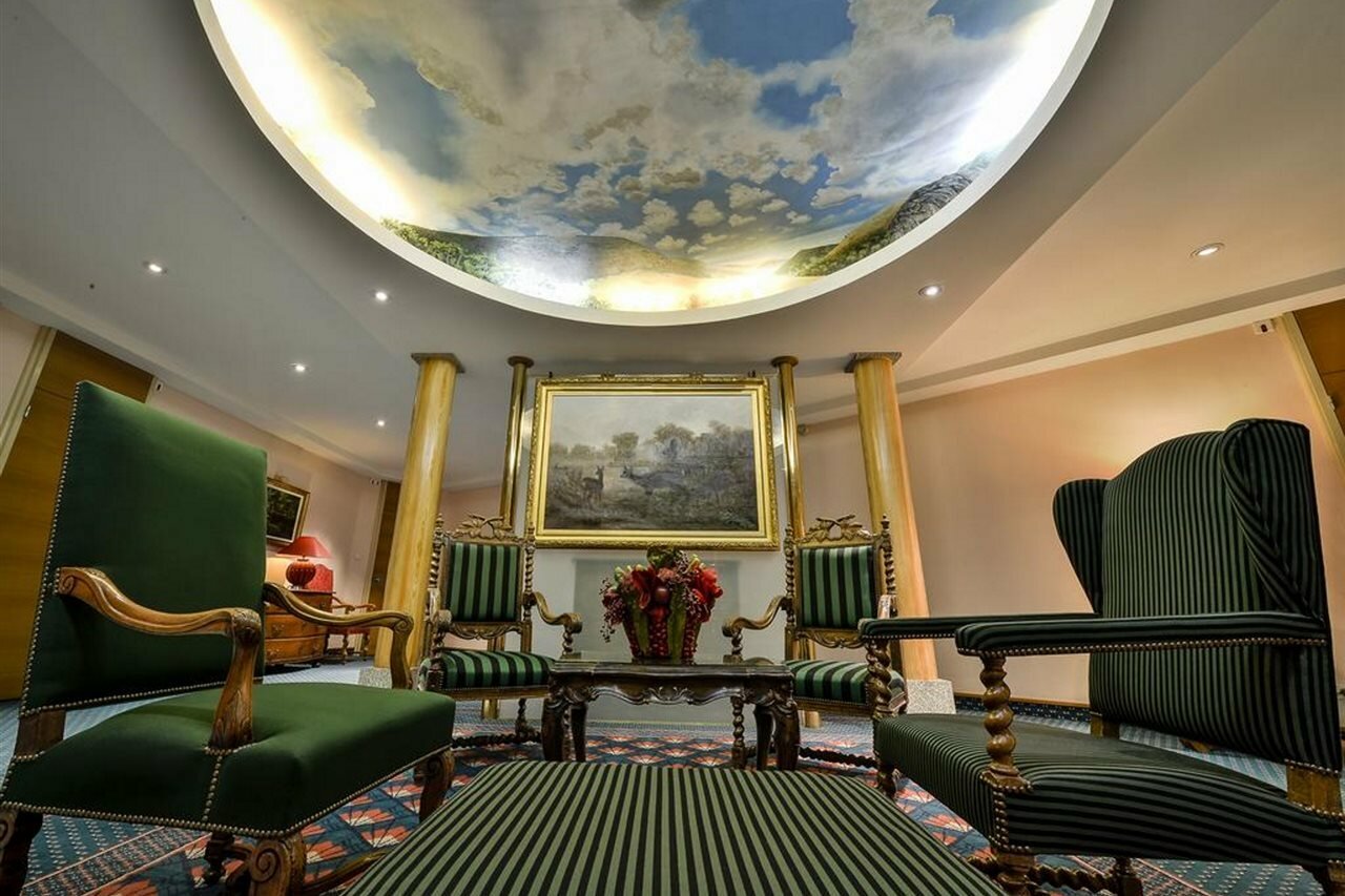 Фото Maison Rouge Hotel