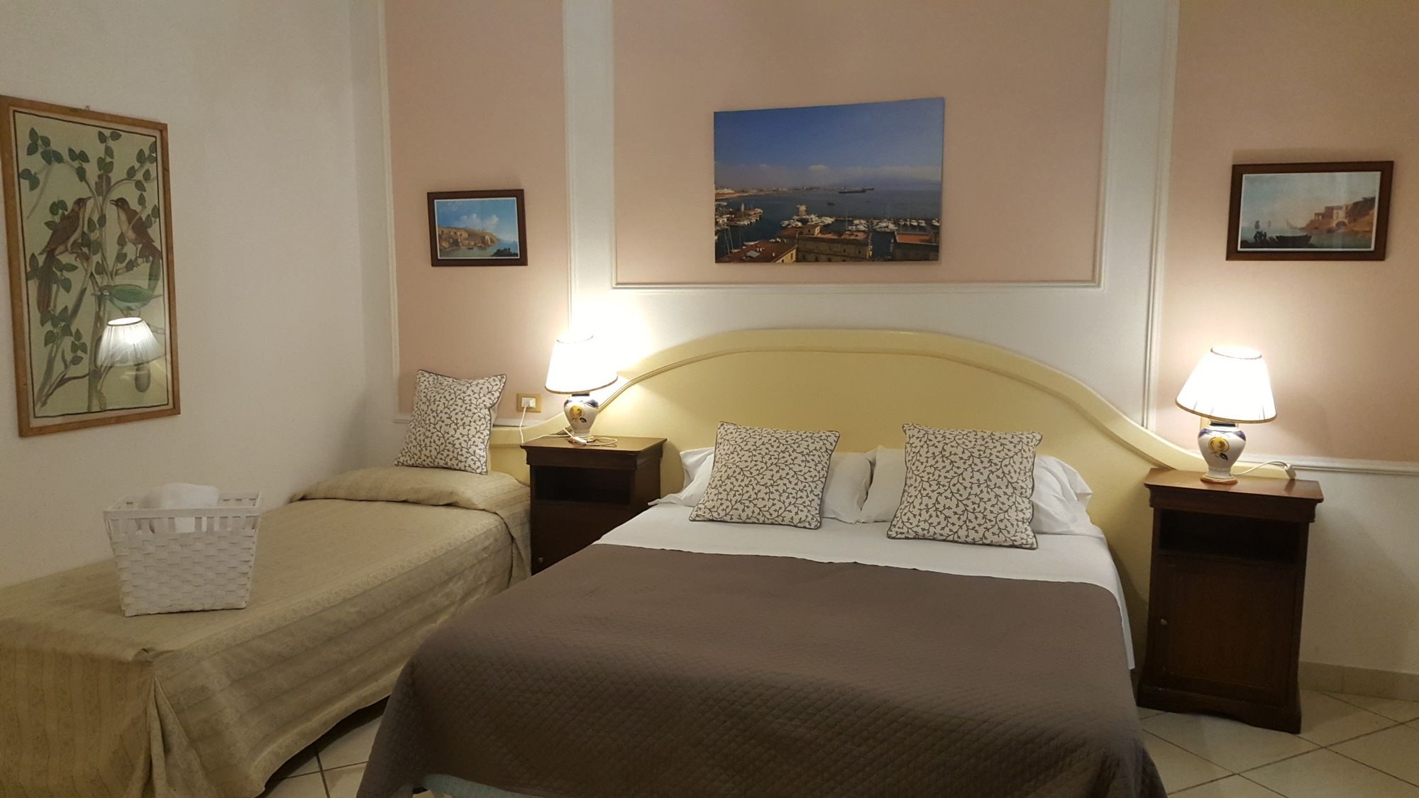 Фото Napoli Centrale Naples