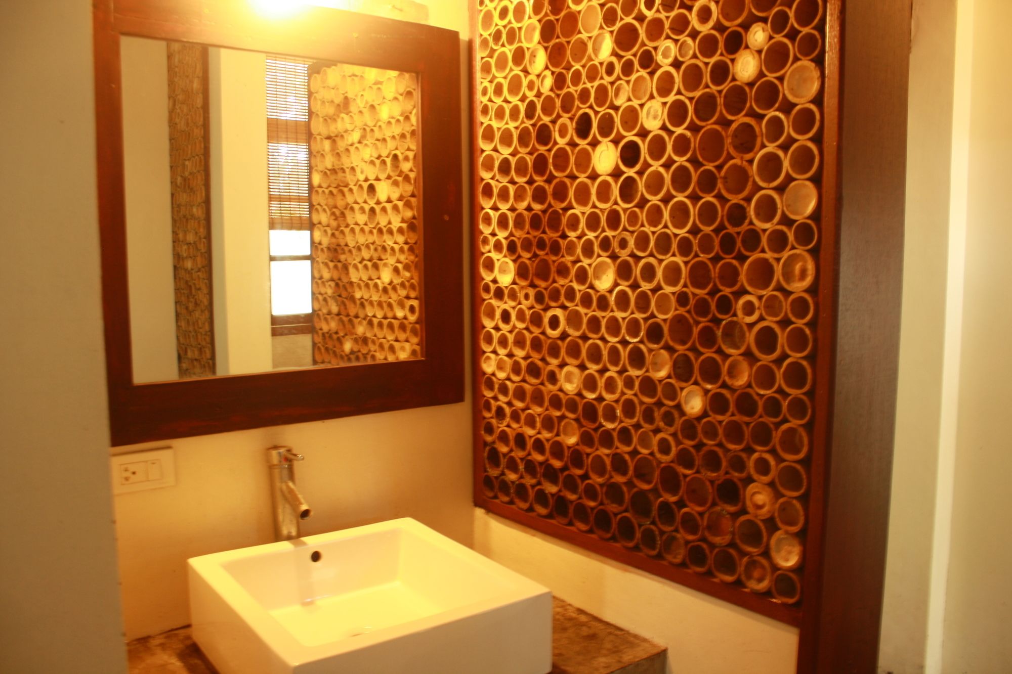 Фото Samui Honey Backpacker Bungalow