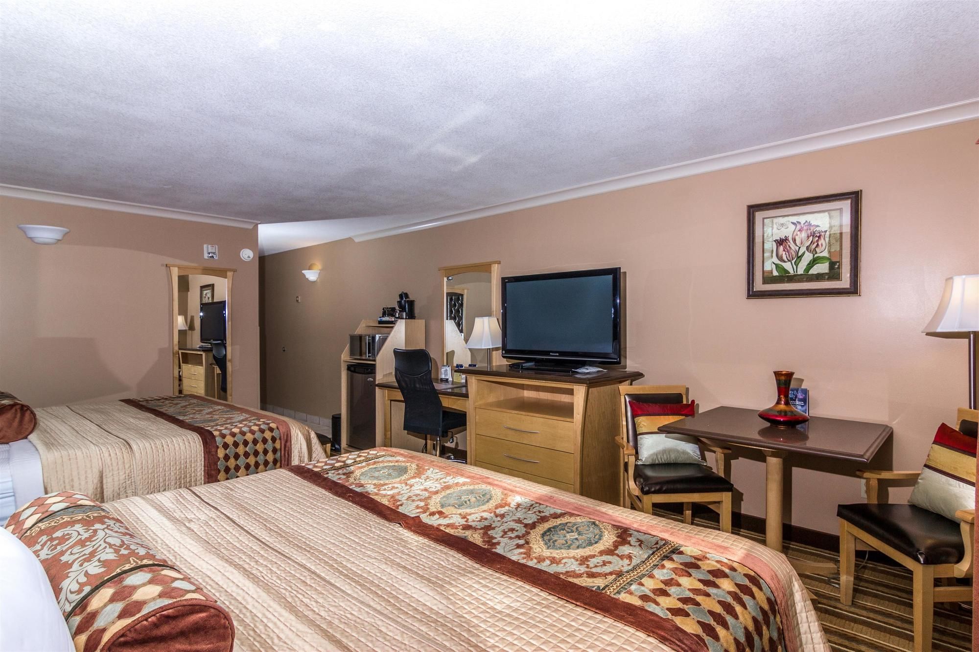 Фото Best Western Marquis Inn & Suites