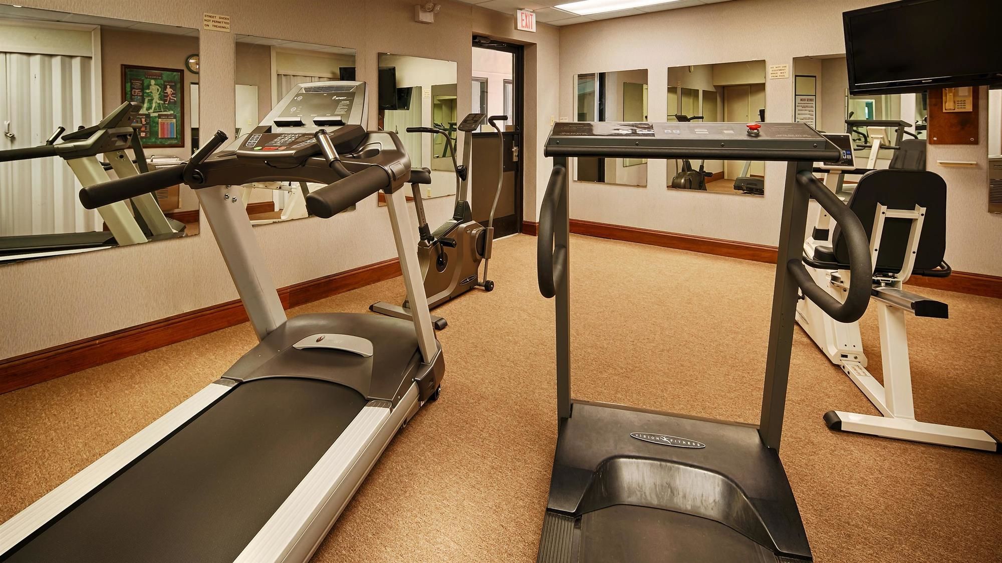 Фото Best Western Tree City Inn