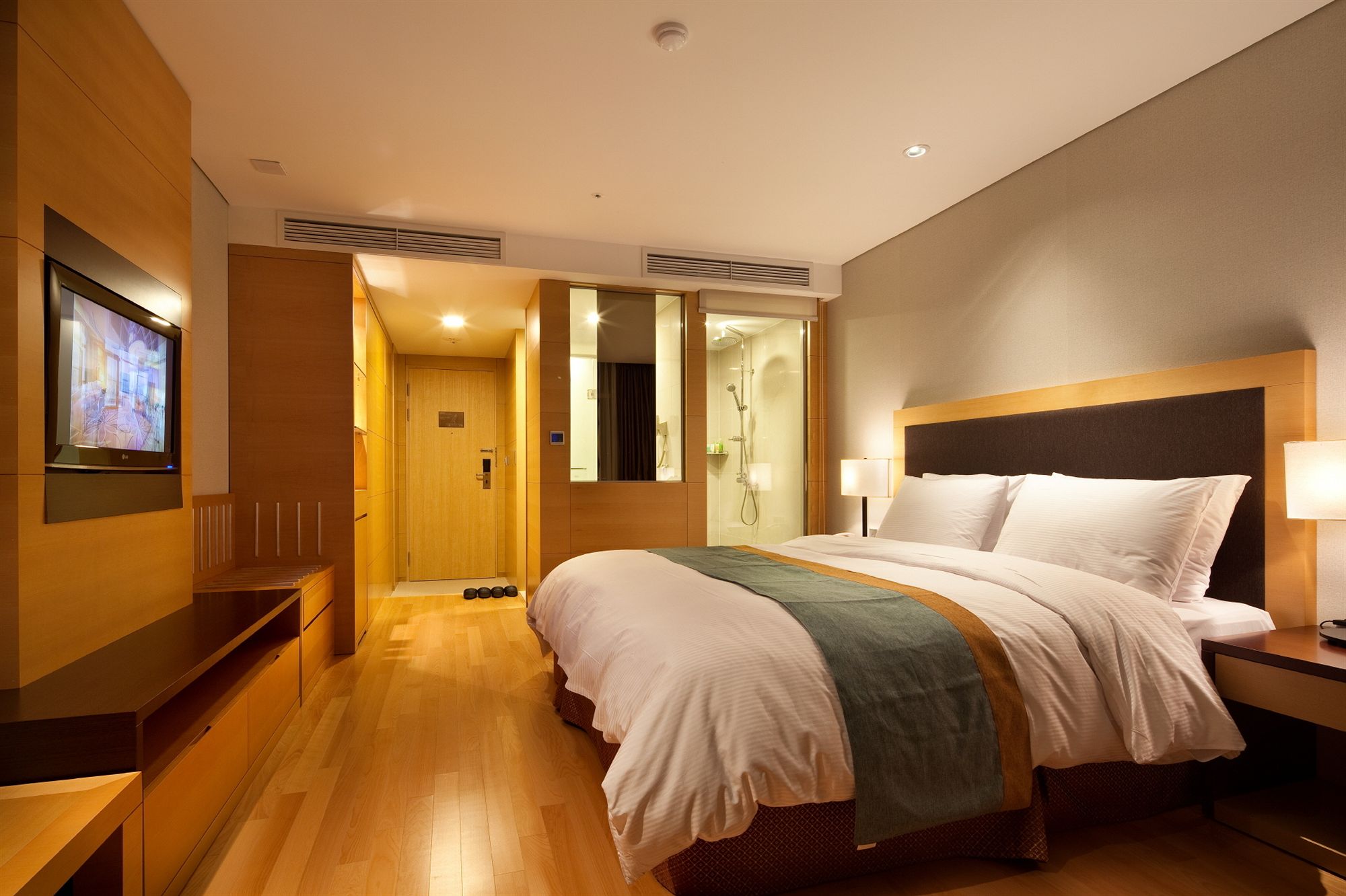 Фото Hidden Bay Hotel