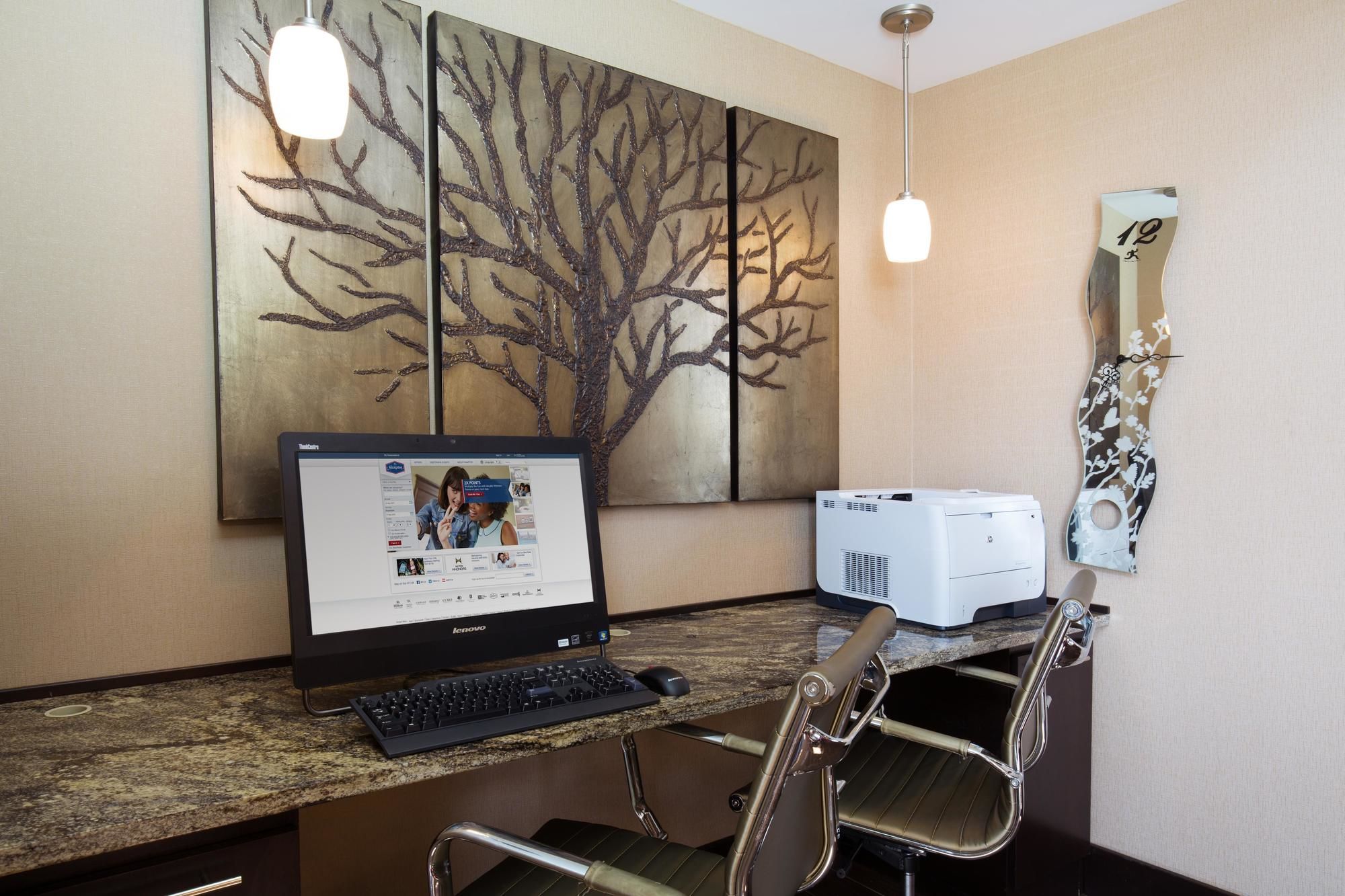 Фото Hampton Inn & Suites Ft. Wayne-North