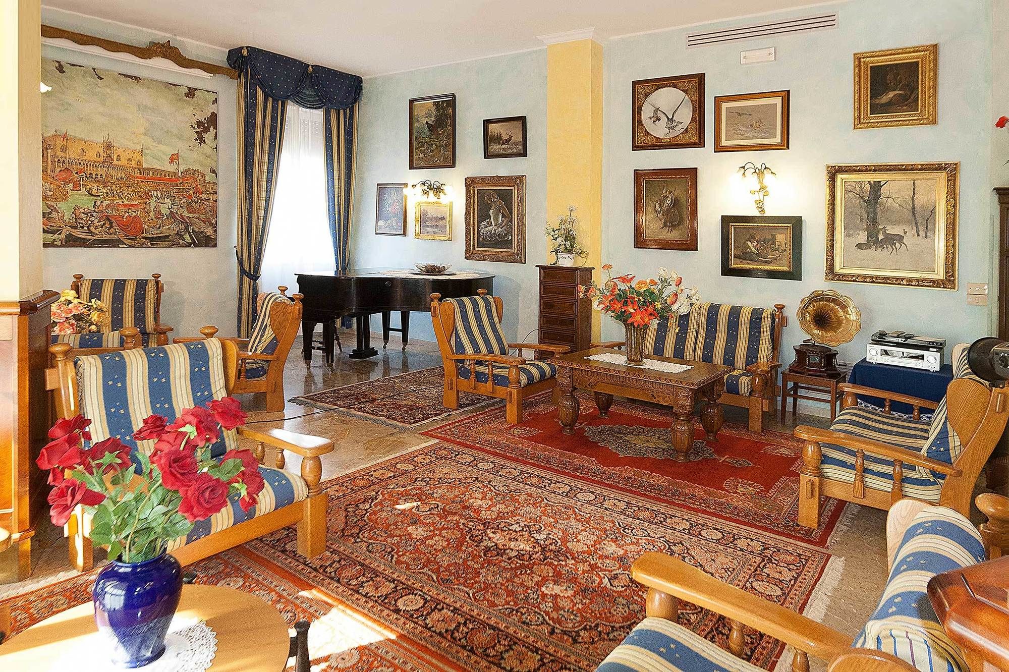 Фото Hotel Napoleon