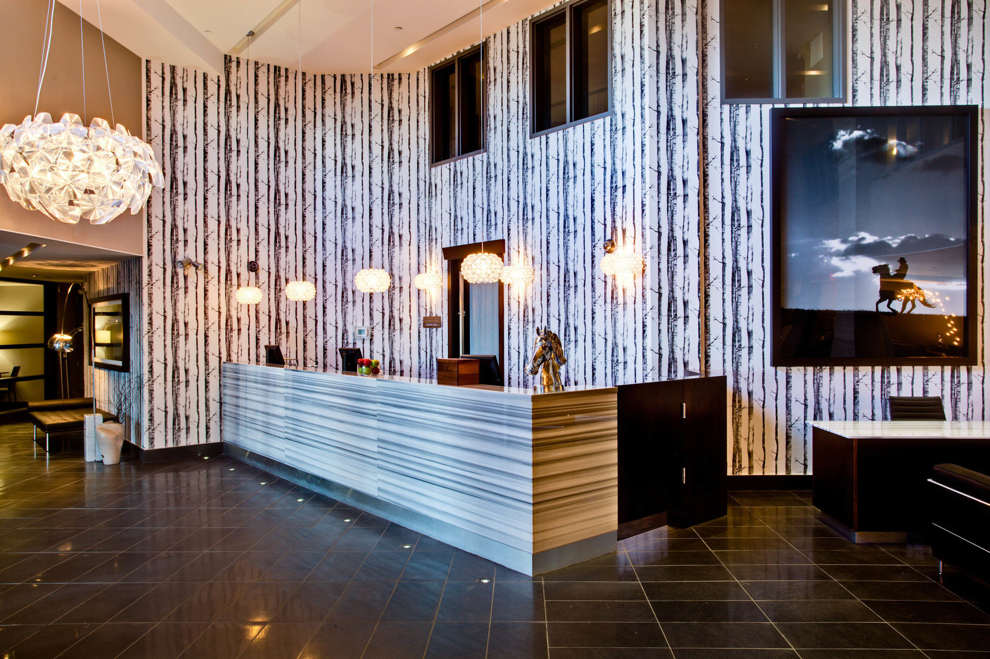 Фото Sandman Signature Edmonton South Hotel