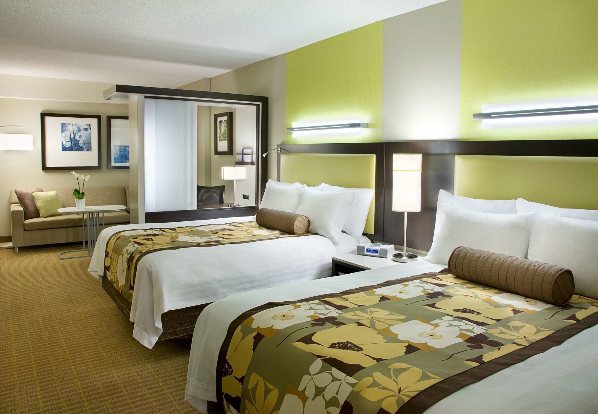 Фото SpringHill Suites by Marriott Toronto Vaughan