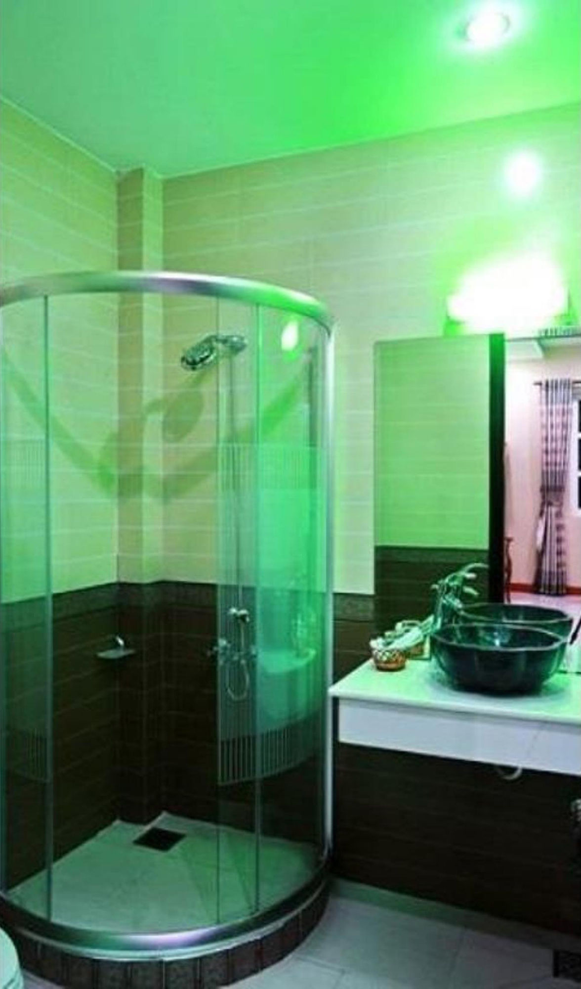 Фото Sunflowers Hotel