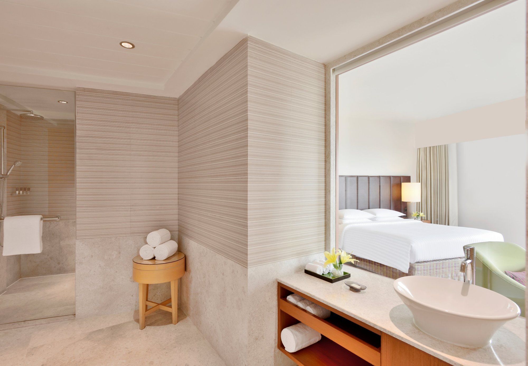 Фото Courtyard Hyderabad by Marriott