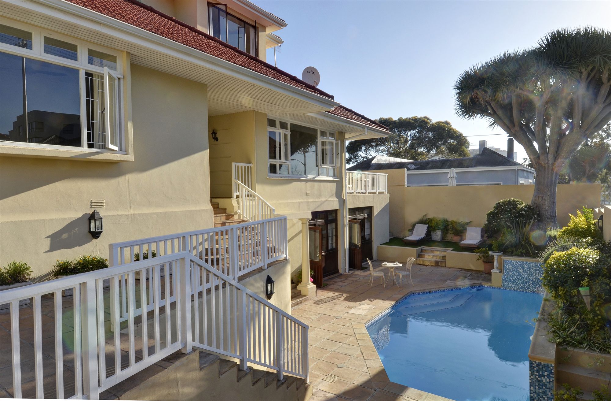 Фото Sundown Manor Guest House