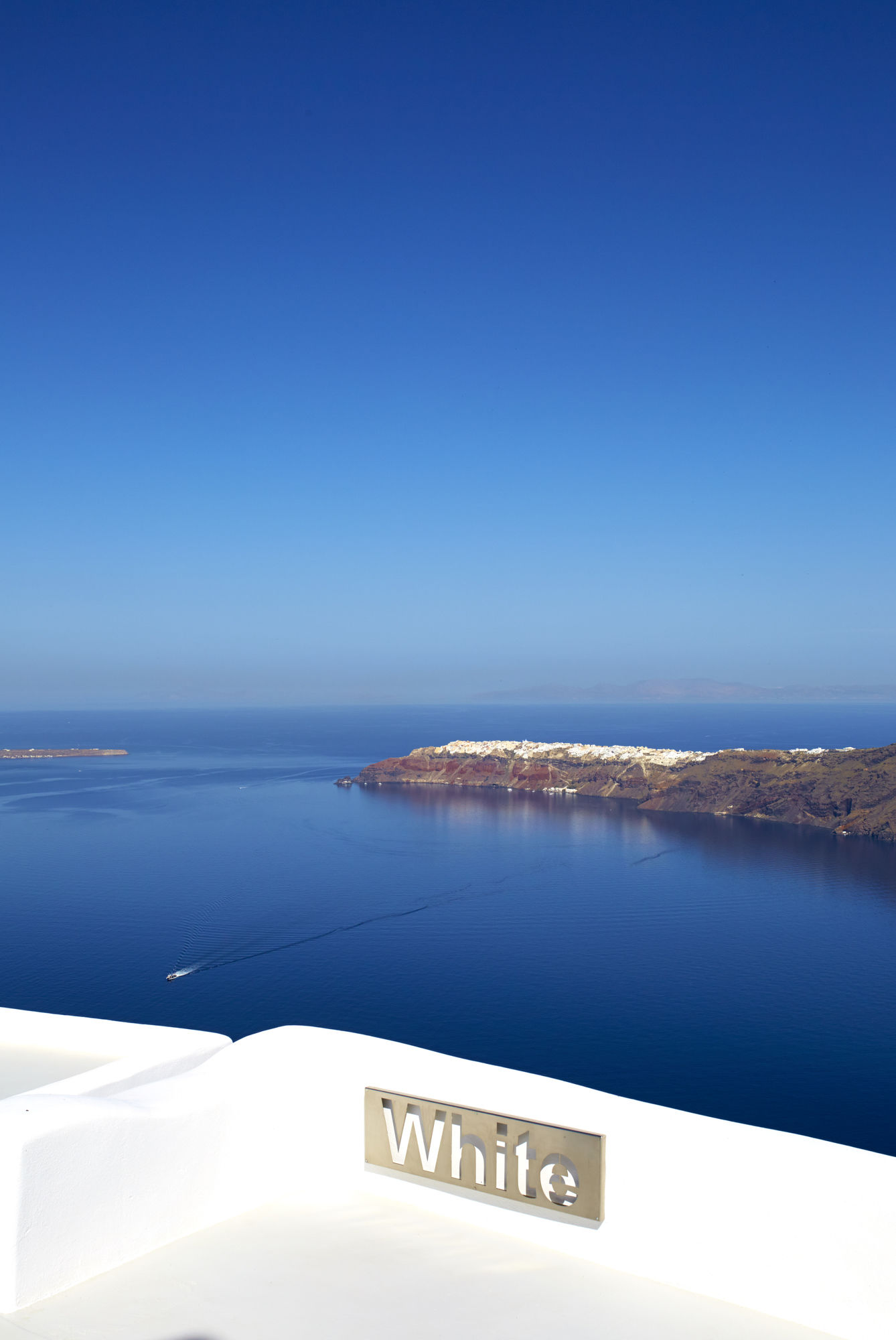 Фото White Santorini